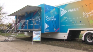 Paks II kamion Üllőn