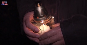 Gyertyagyújtás 56 os emlékműnél Üllőn